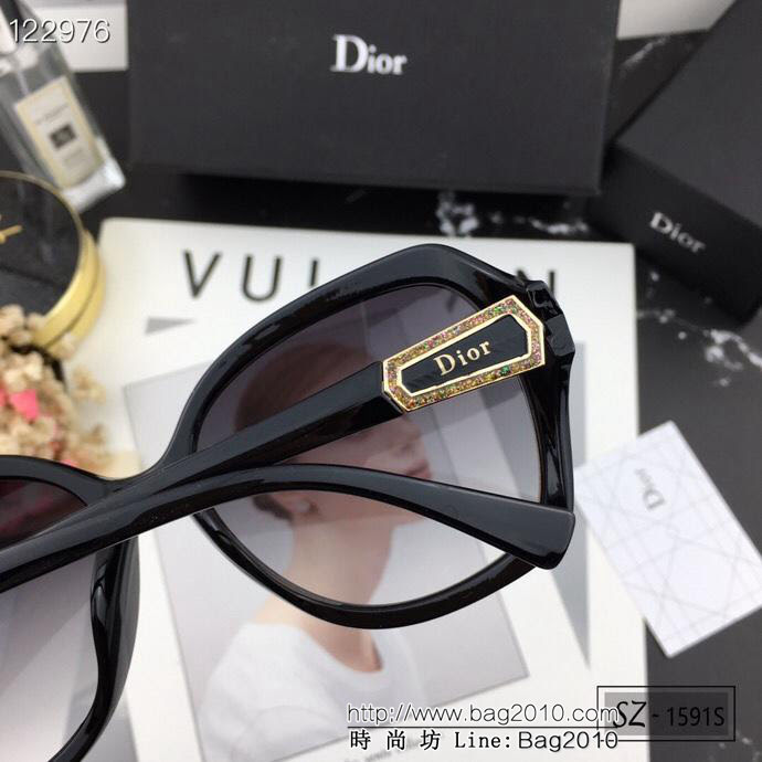 DIOR-迪奧 2019新款 太陽鏡 減輕強光負擔 遮擋有害光線防輻射 出行旅遊必備品 1591S  lly1268